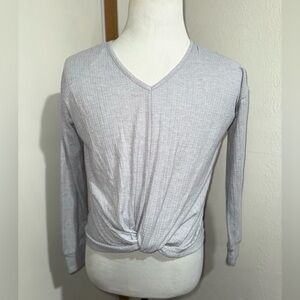 SO Juniors Gray Twist Waist Long Sleeve Round Neck Knit Solid Gray Size S NWT